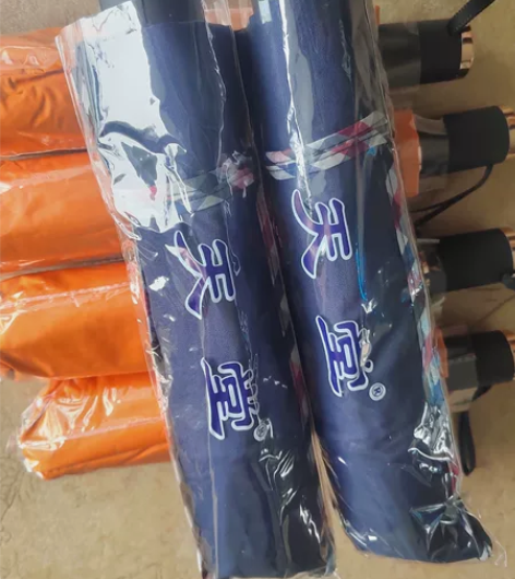大牌天堂伞，三折防嗮防水，格子边，秀气庄重...