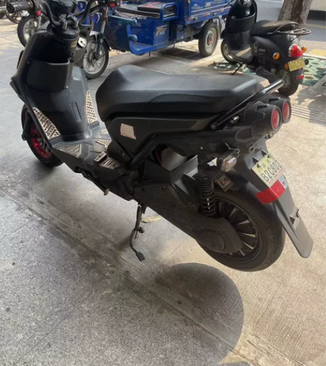 出一台电动车（摩托车）电池，座椅新换，功率...