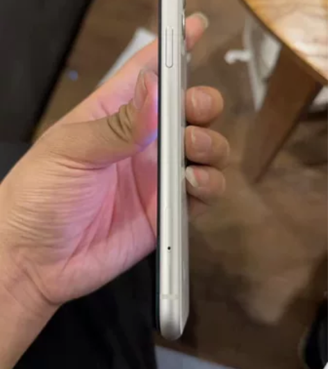 出售自用苹果11     64g     ...