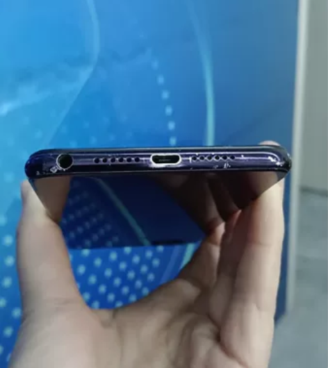OPPOR15,6+128G,屏幕外碎,功...