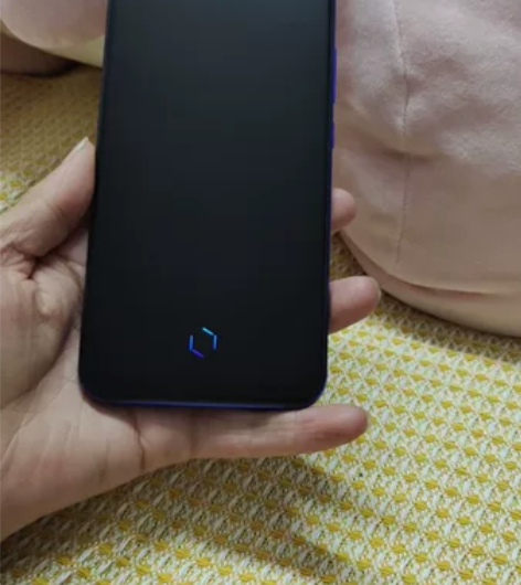 努比亚 play(5G) 8+128。 ...
