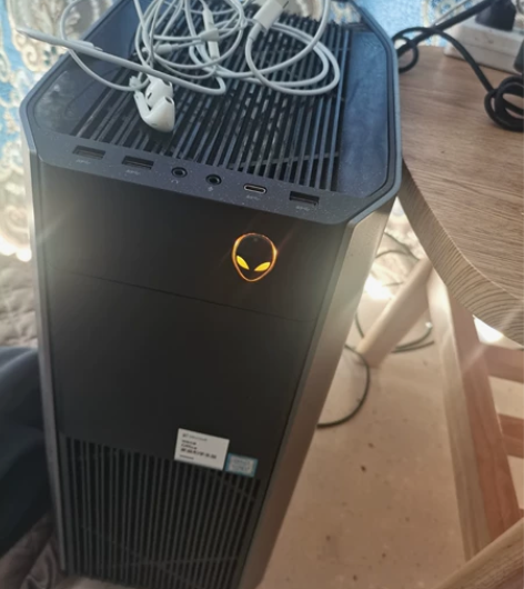 外星人R7主机配置如图I7-8700K，1...