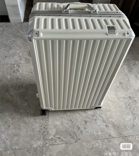 漫游28寸行李箱,只发广东,其余地区到付,...