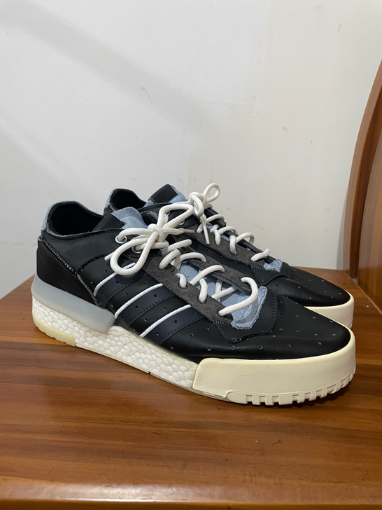 阿迪达斯 adidas Originals...