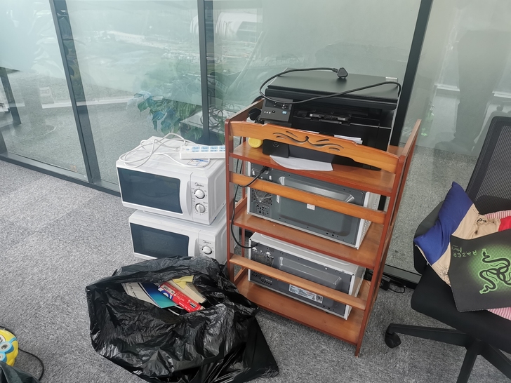 美的 微波炉,全新230一个全新,公司暂时...