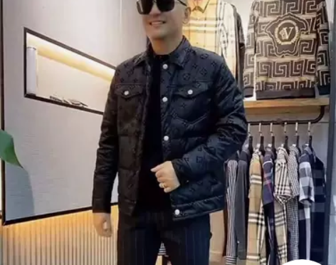 2022冬新款欧洲站高品质男士时尚印花翻领...