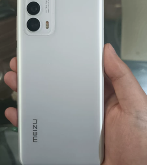 慢出一台自用魅族18 8+128 过保 成...