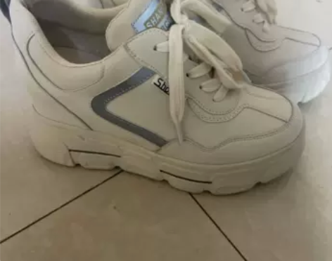 内增高鞋,尺码偏小一码,适合平时穿37尺码...