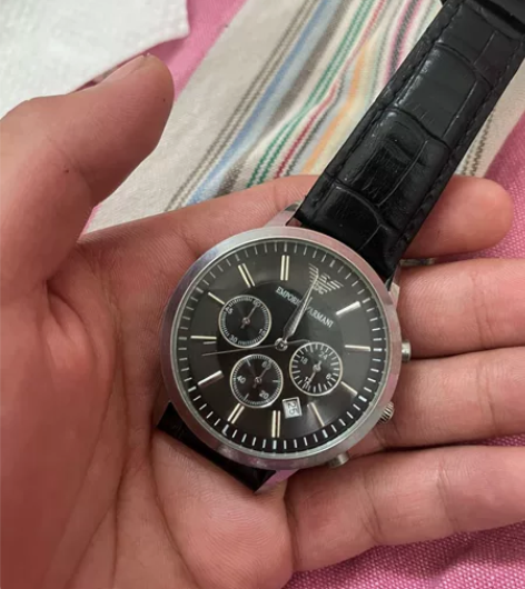 阿玛尼手表朋友送的不要了 感兴趣的话点“我...