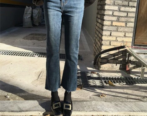 紧身高腰微喇叭牛仔裤女冬修身显瘦韩版复古港...