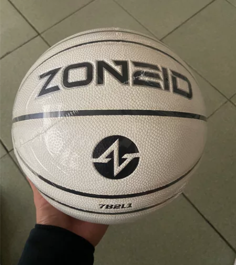 Zoneid篮球 7号球 未开封 感兴趣的...