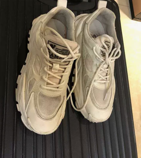 骆驼男鞋41码,实体店购买,闲置久了没怎么...
