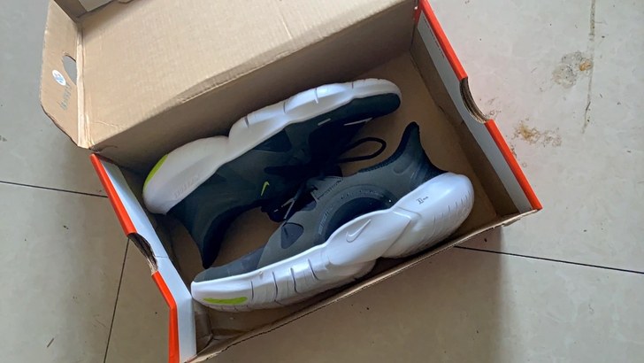 Nike赤足全新