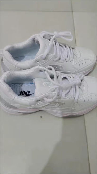 出一双耐克,买来穿过一次,家里鞋太多便宜出...