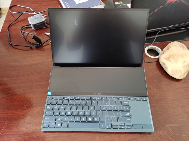 华硕(ASUS) 灵耀X双屏 11代酷睿1...