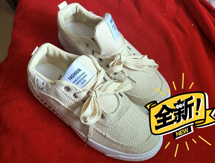 男生鞋子是全新的！去年做网店失败，不懂的运...