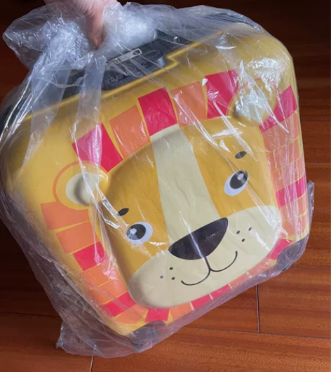 全新拉杆箱 带密码锁 感兴趣的话点“我想要...