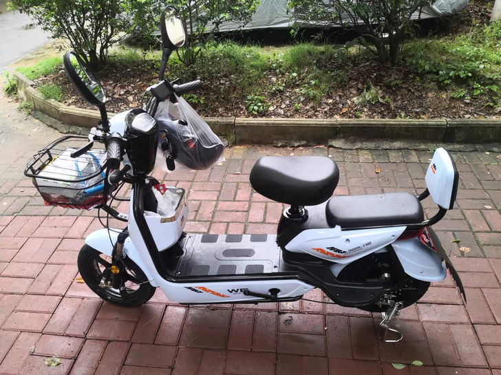 锂电池电瓶车代步车新款男女两轮成人48V1...