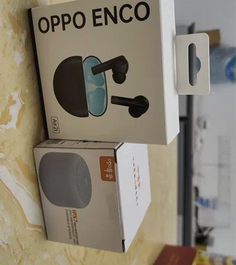 买一加ACEpro的赠品一个耳机一个音响,...