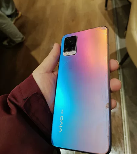 vivo s7 后盖有损,边框有磨损,换过...