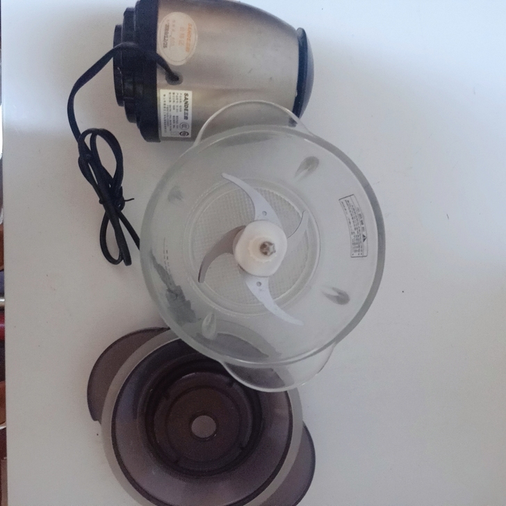 电动的绞肉机器 ,运费自行承担