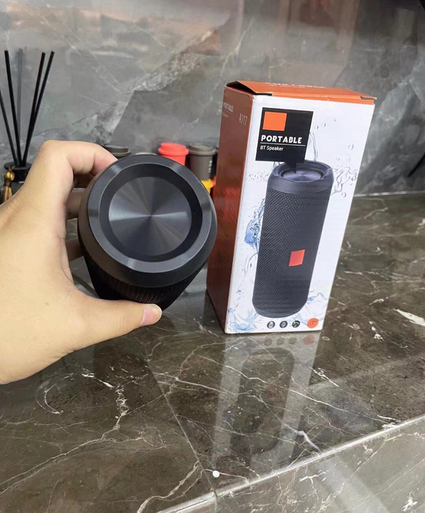 姐姐公司年会抽奖抽到的全新蓝牙音响，家里已...