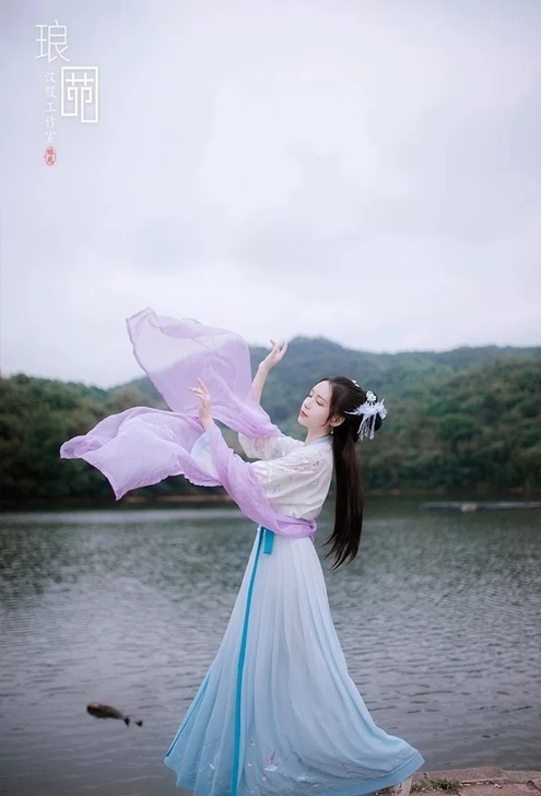 琅苑汉服 翩翩下裙,渐变超级好看,裙头是珍...