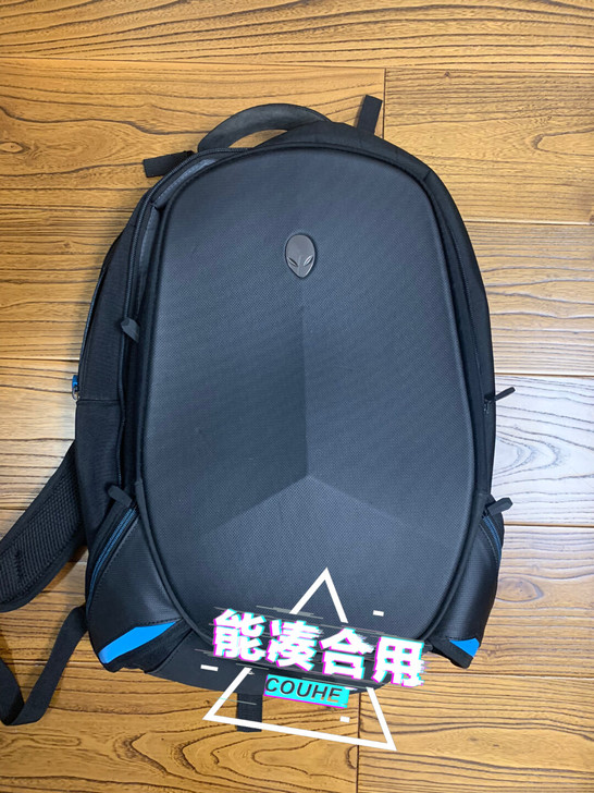 外星人笔记本双肩包,能放下最大15寸的笔记...