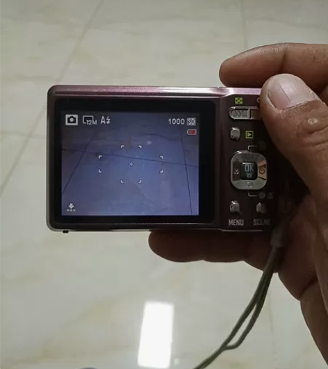 爱国者F200 ccd相机  开机拍照正常...