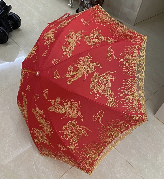 婚庆用品红雨伞新娘伞出门出嫁蕾丝边刺绣长柄...
