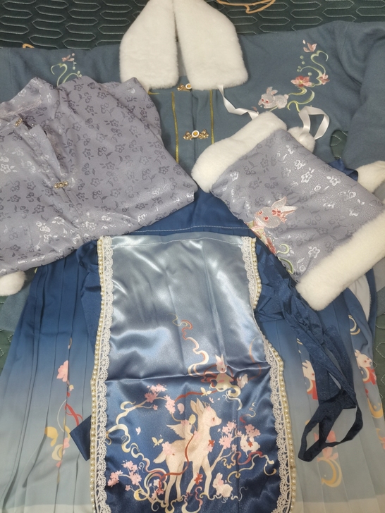 武鹿兔语鹿言汉服女正品原创秋冬全套汉元素冬...