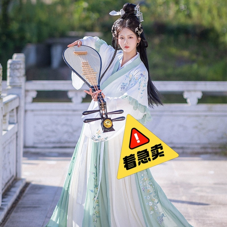 出汉氧原创汉服家的琼华六米摆