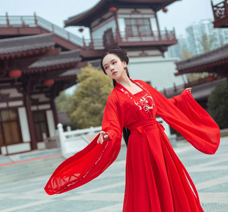 赭颜 汉服 皎月全新