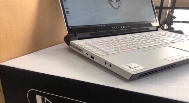 144Hz 2080 高端游戏本电脑 外星...