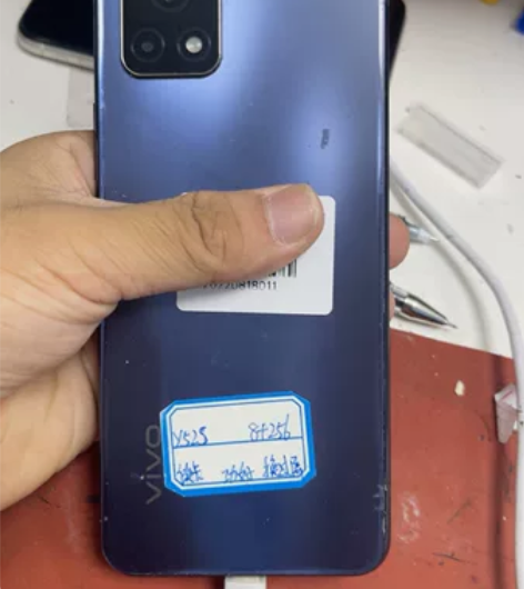 vivo y52s 8256g,换过一个屏...