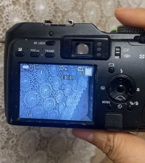 索尼Dsc-v3 带内存卡 充电器 自用...