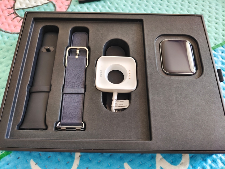 出oppo watch 一代 精钢版多个原...