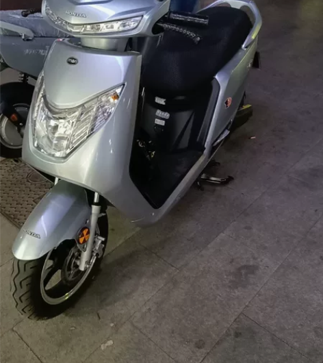 新大洲本田电动摩托车,金属烤漆,1200W...