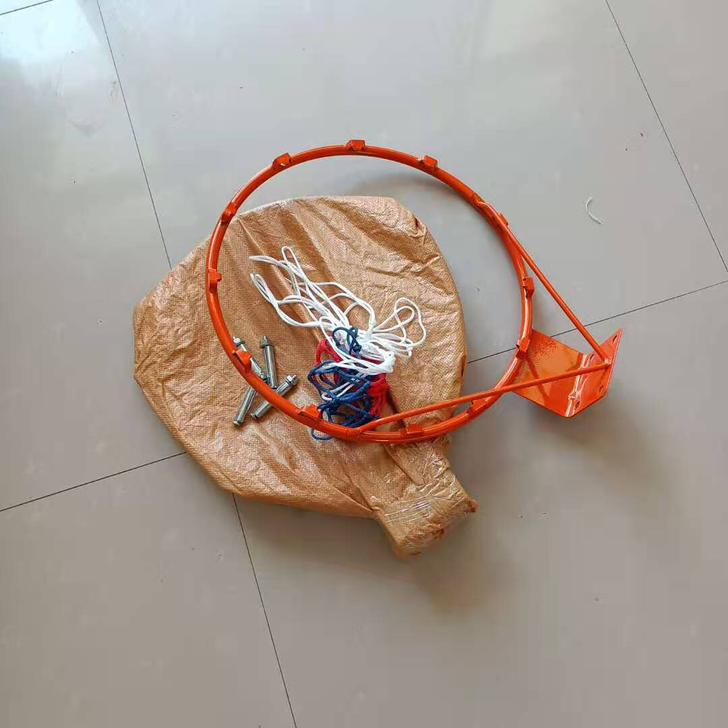 新到篮球框出手