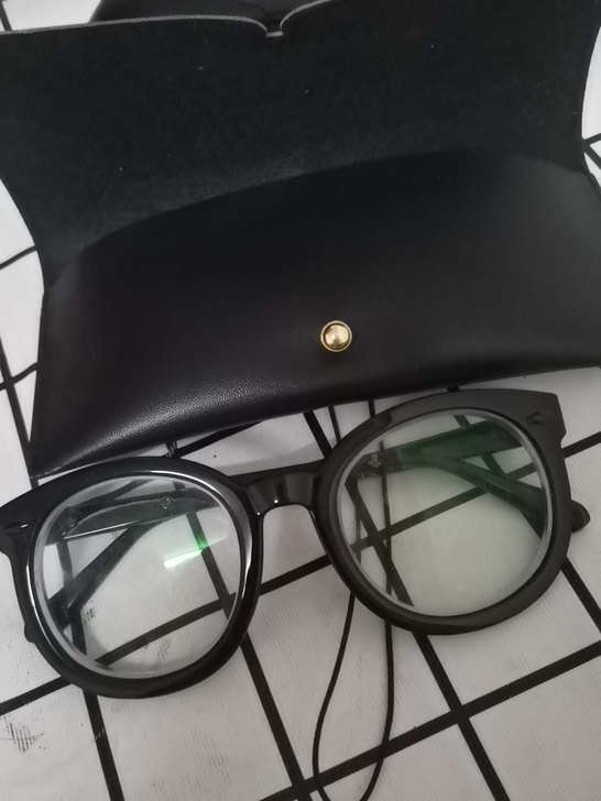 左右眼400度，二手不退不换