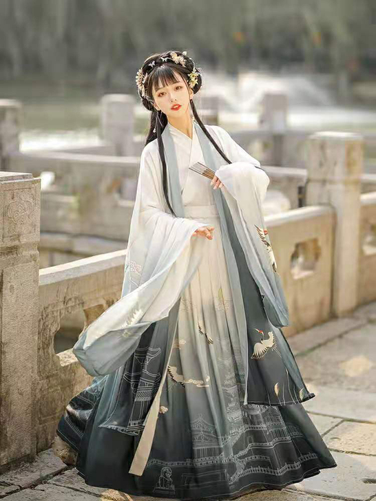 恋霜 滕王阁汉服