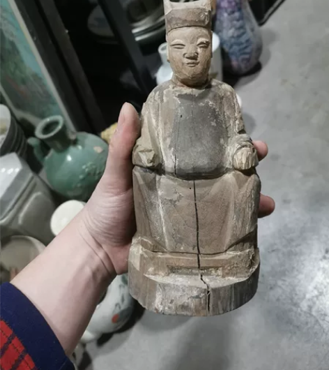 明，清，木雕人物，品相如图所示 标价即卖价...
