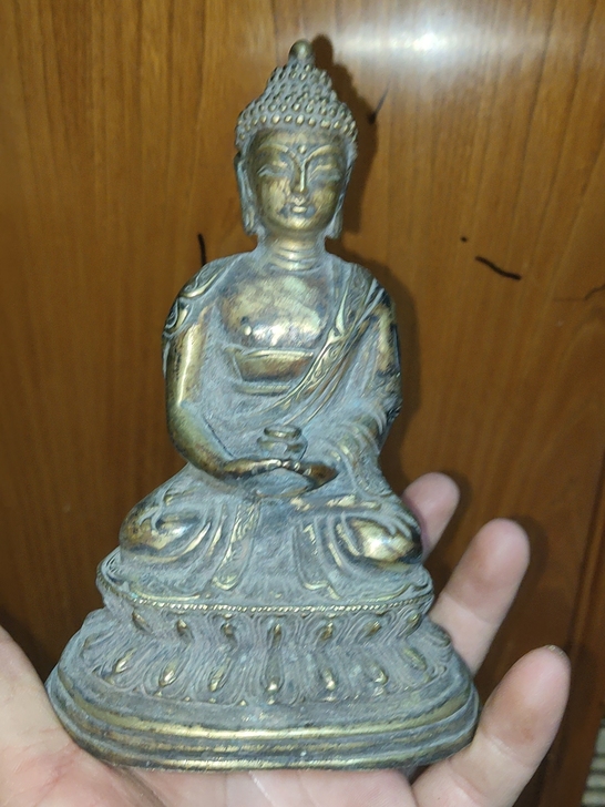 老铜佛像包浆好品相如图，高15.5厘米，重...