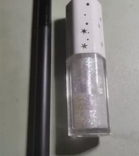 出眼线笔，送液体眼影，36包邮 感兴趣的话...