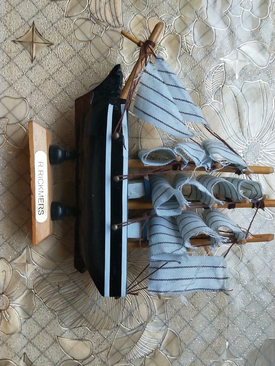 一帆风顺小工艺船，小巧玲珑。