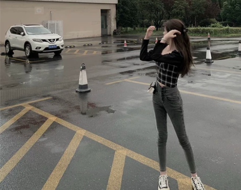 早安樊樊水洗高腰牛仔裤女春秋显瘦百搭设计感...