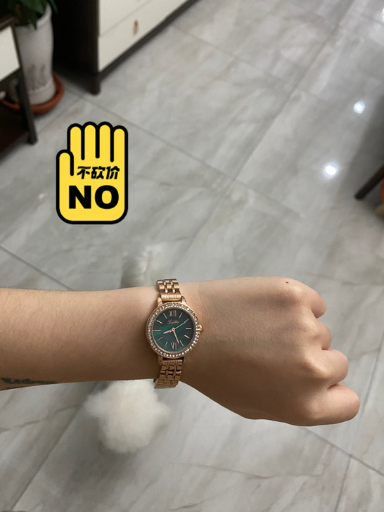 精致优雅风女表 自己卸的表链 手腕比较瘦溜...