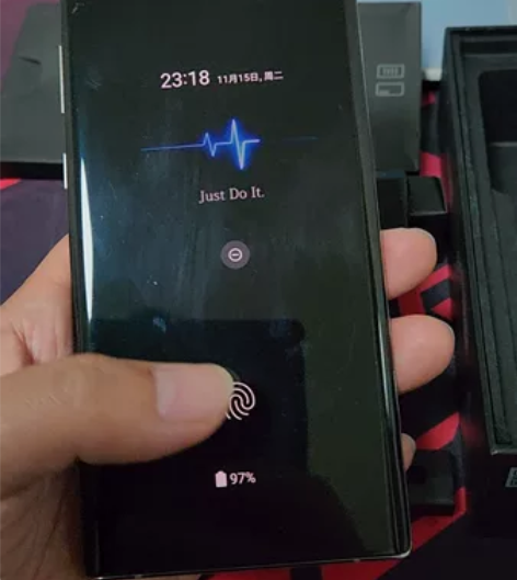 三星note10+，12256，屏幕显示完...
