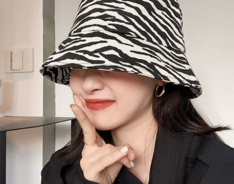 【狂欢价】日系韩版潮渔夫帽女斑马纹百搭显脸...