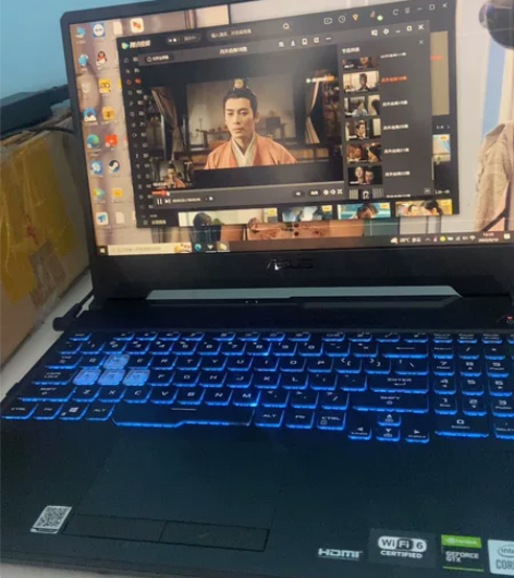 由于上班没时间玩所以出手此电脑,华硕飞行堡...